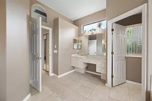 10675 Park Pl Dr, Seminole, FL 33778 - Photo 27