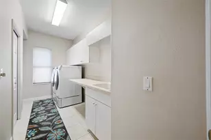 10675 Park Pl Dr, Seminole, FL 33778 - Photo 33