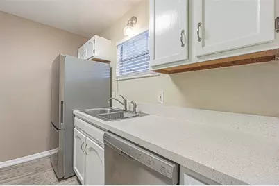 8765 Bardmoor Boulevard #304, Seminole, FL 33777 - Photo 13