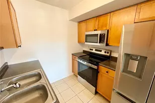 118 Pompano Dr SE, Saint Petersburg, FL 33705 - Photo 19