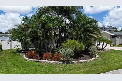6065 23rd Avenue N, Saint Petersburg, FL 33710 - Photo 3
