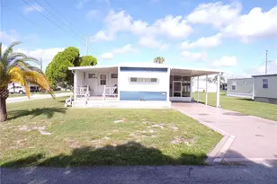 5227 Betty St, Zephyrhills, FL 33542 - Photo 3