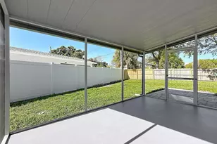 396 Lewis Blvd SE, Saint Petersburg, FL 33705 - Photo 15