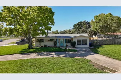 396 Lewis Boulevard SE, Saint Petersburg, FL 33705 - Photo 1