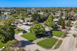396 Lewis Blvd SE, Saint Petersburg, FL 33705 - Photo 21