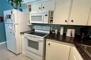 2400 Franciscan Dr, Clearwater, FL 33763 - Photo 11