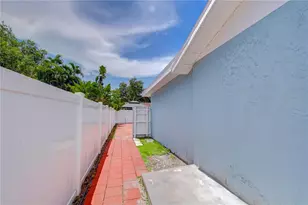 613 5th Ave SE, Largo, FL 33771 - Photo 9
