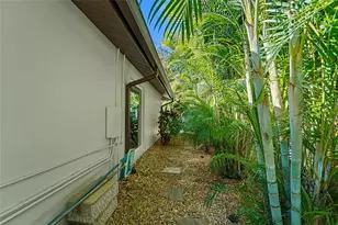 13461 Del Prado Dr S, Largo, FL 33774 - Photo 35