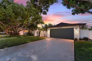 13461 Del Prado Dr S, Largo, FL 33774 - Photo 5