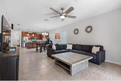 15913 Oakleaf Run Drive, Lithia, FL 33547 - Photo 3