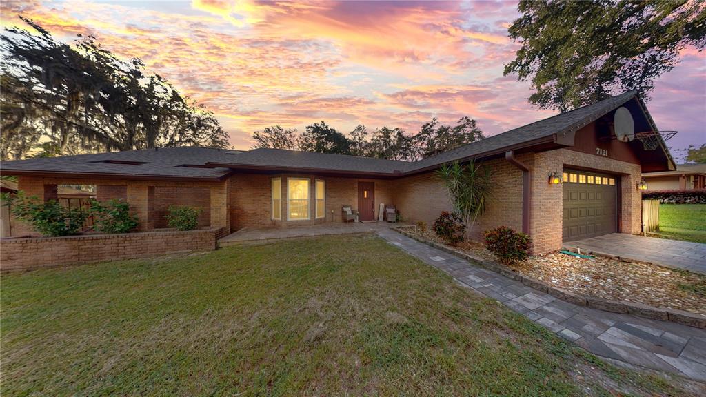 7121 Odoniel Loop W - 7121 Odoniel Loop W, Lakeland, FL 33809 Luxury Property | Jose Angel Pina