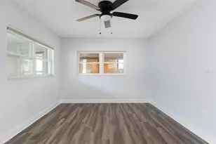 6929 39th Ave N, Saint Petersburg, FL 33709 - Photo 23