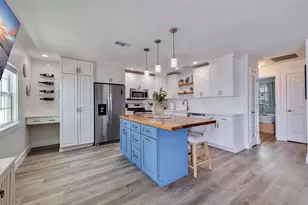 5266 Beach Dr SE, Saint Petersburg, FL 33705 - Photo 3