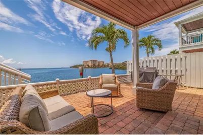 5266 Beach Drive SE #B, Saint Petersburg, FL 33705 - Photo 1
