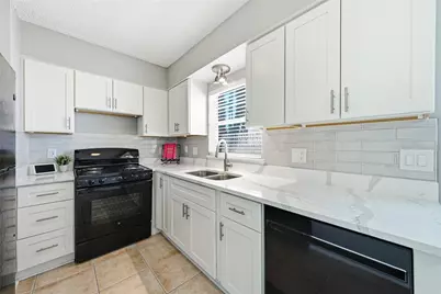 1170 Rue Des Chateaux #1A, South Pasadena, FL 33707 - Photo 15