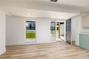 3960 13th Way NE, Saint Petersburg, FL 33703 - Photo 13