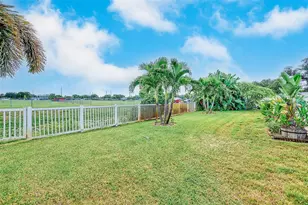 9069 127th St, Seminole, FL 33776 - Photo 5