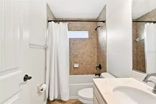 7218 34th St E, Sarasota, FL 34243 - Photo 35