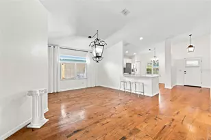 7218 34th St E, Sarasota, FL 34243 - Photo 21
