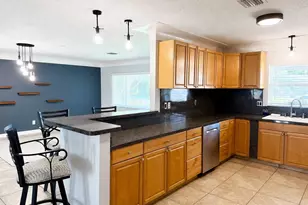 6949 31st Ave N, Saint Petersburg, FL 33710 - Photo 7
