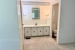2236 Gondola Dr, Sarasota, FL 34238 - Photo 13