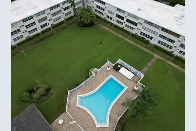 951 79th Avenue N #APT 322, Saint Petersburg, FL 33702 - Photo 3