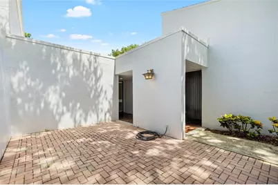 4156 Northmeadow Circle #4156, Tampa, FL 33618 - Photo 5