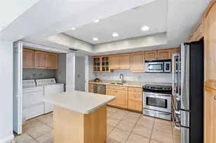 4156 Northmeadow Cir, Tampa, FL 33618 - Photo 17