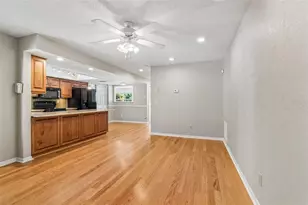 11798 David Ct, Seminole, FL 33778 - Photo 13