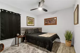 325 Wisconsin Ct S, Saint Petersburg, FL 33705 - Photo 19