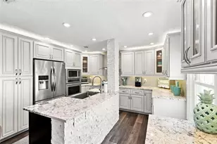 5023 Starfish Dr SE, Saint Petersburg, FL 33705 - Photo 11