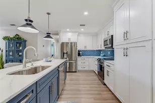 1372 Carlisle Ct, Dunedin, FL 34698 - Photo 11