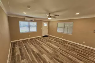 3113 25th St N, Saint Petersburg, FL 33713 - Photo 7