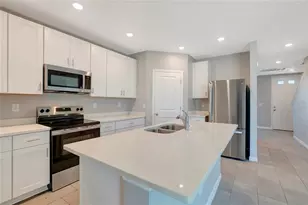 38689 Harlow Rose Dr, Zephyrhills, FL 33540 - Photo 13