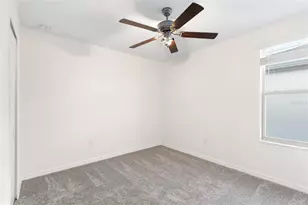 7310 Pearly Everlasting Ave, Tampa, FL 33619 - Photo 17
