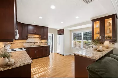 3620 Burlington Avenue N, Saint Petersburg, FL 33713 - Photo 3