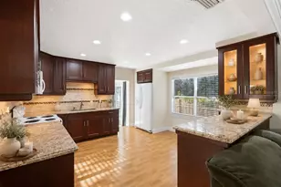 3620 Burlington Ave N, Saint Petersburg, FL 33713 - Photo 3
