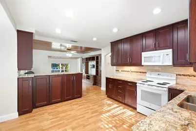 3620 Burlington Avenue N, Saint Petersburg, FL 33713 - Photo 9