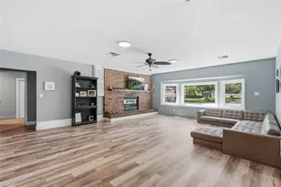 2112 Meadow Lark Rd, Spring Hill, FL 34608 - Photo 9
