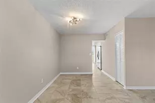 4895 Bay St NE, Saint Petersburg, FL 33703 - Photo 7
