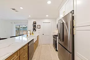 5711 Venetian Blvd NE, Saint Petersburg, FL 33703 - Photo 7