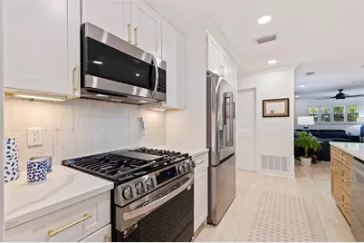 5711 Venetian Boulevard NE, Saint Petersburg, FL 33703 - Photo 9