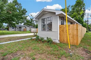1327 35th St S, Saint Petersburg, FL 33711 - Photo 5