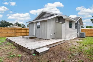 1327 35th St S, Saint Petersburg, FL 33711 - Photo 45