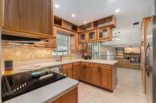 4611 Landscape Dr, Tampa, FL 33624 - Photo 11