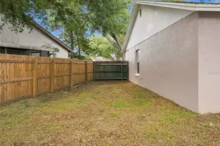 1018 Peachwood Dr, Brandon, FL 33510 - Photo 25