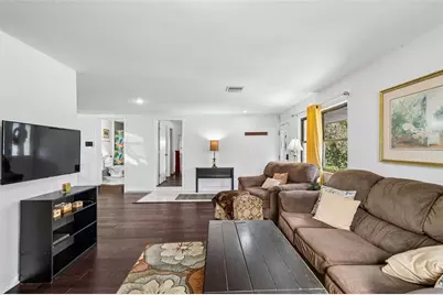 2017 S Village Avenue, Tampa, FL 33612 - Photo 9