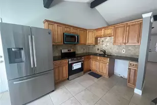 8524 Catalina Dr, Tampa, FL 33615 - Photo 5
