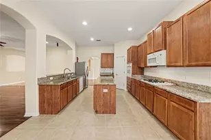 316 Harts Oak Pl, Seffner, FL 33584 - Photo 9