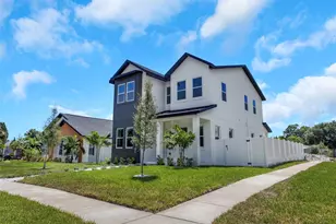 617 Folsom St S, Saint Petersburg, FL 33707 - Photo 3